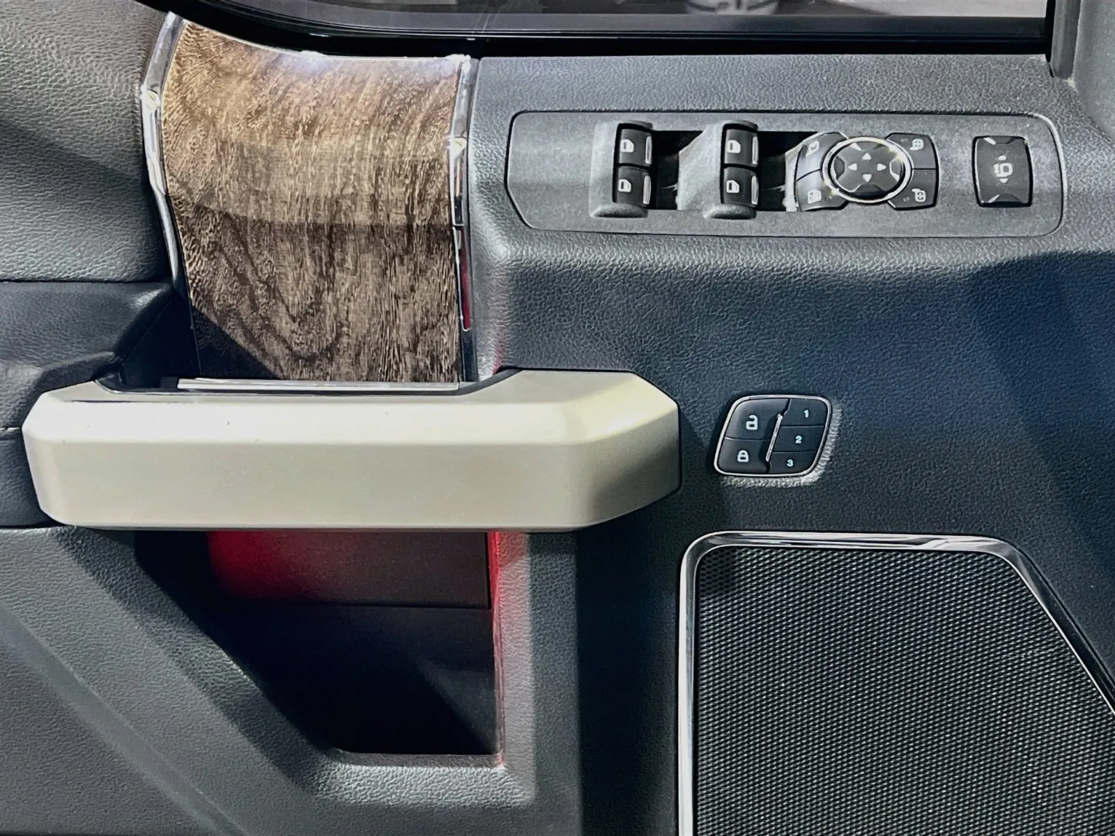 2018 Ford F-350 Super Duty Lariat - Photo 14