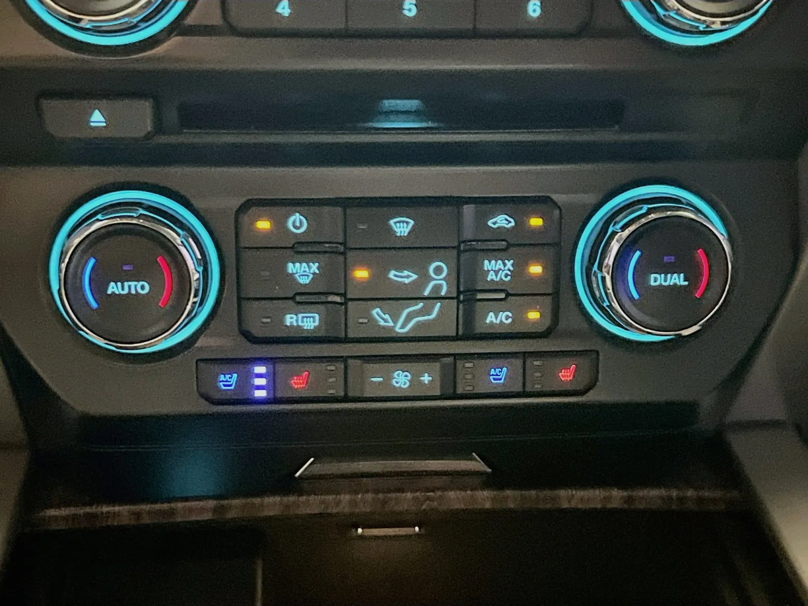 2018 Ford F-350 Super Duty Lariat - Photo 12