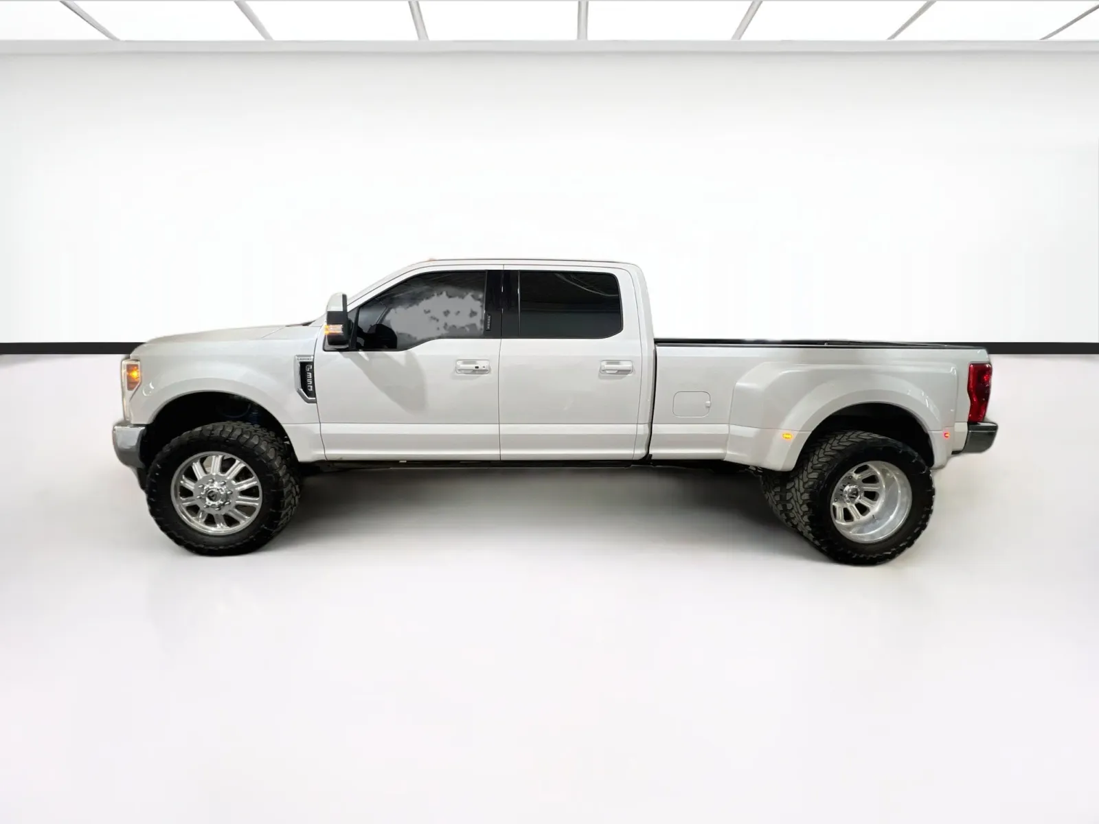 2018 Ford F-350 Super Duty Lariat - Photo 24