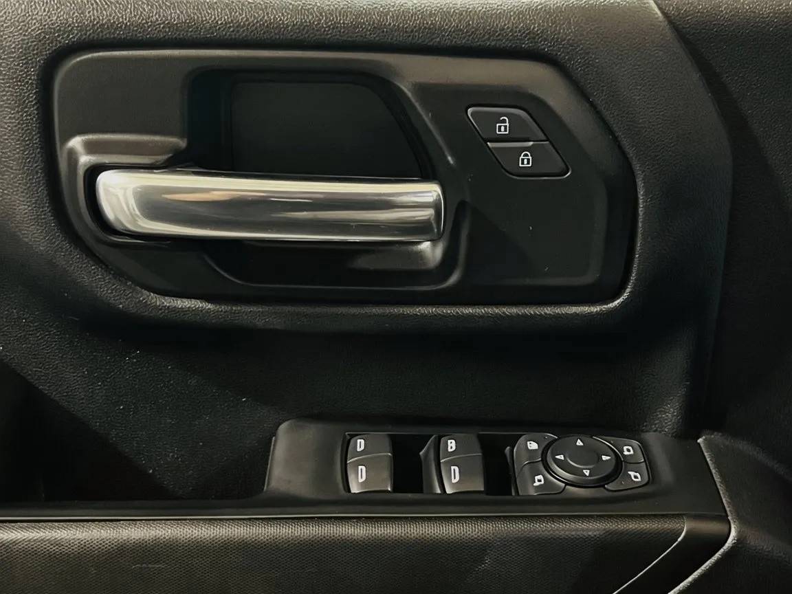 2024 Chevrolet Silverado 2500HD Custom - Photo 13