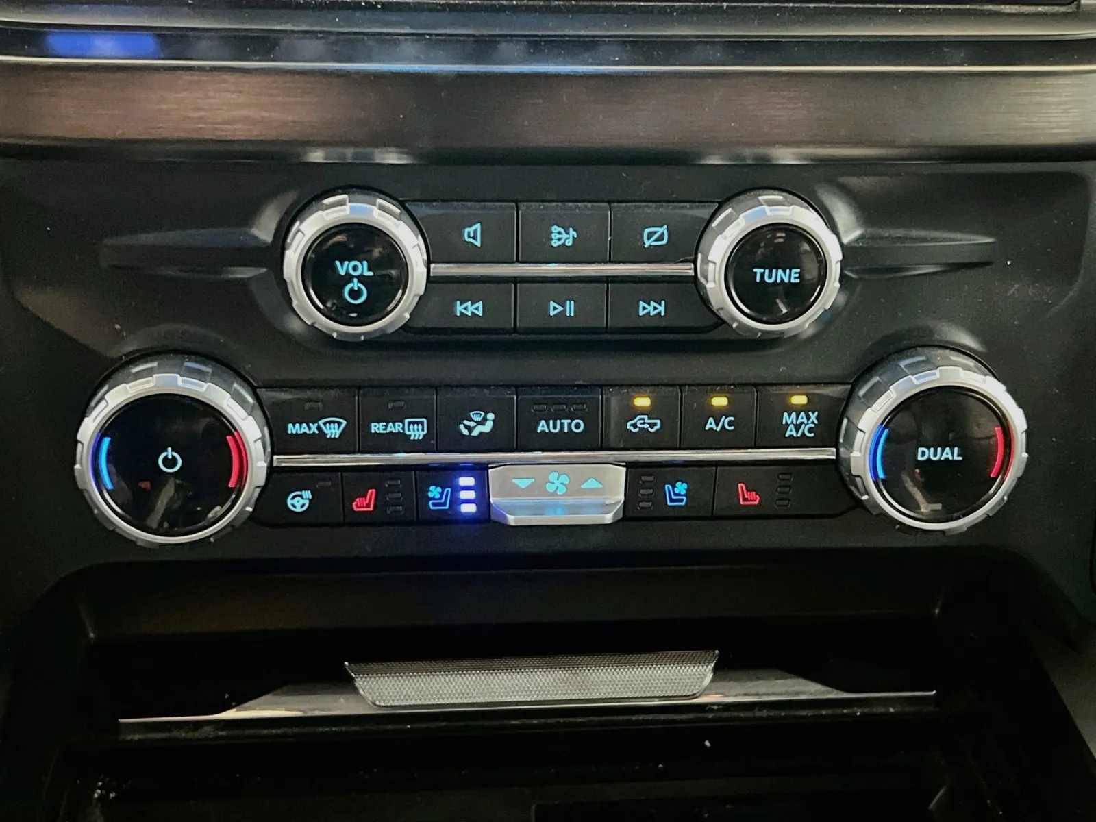 2023 Ford F-350 Super Duty Lariat - Photo 12