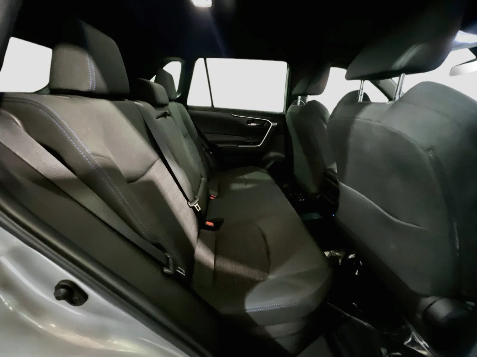 2022 Toyota RAV4 SE - Photo 19
