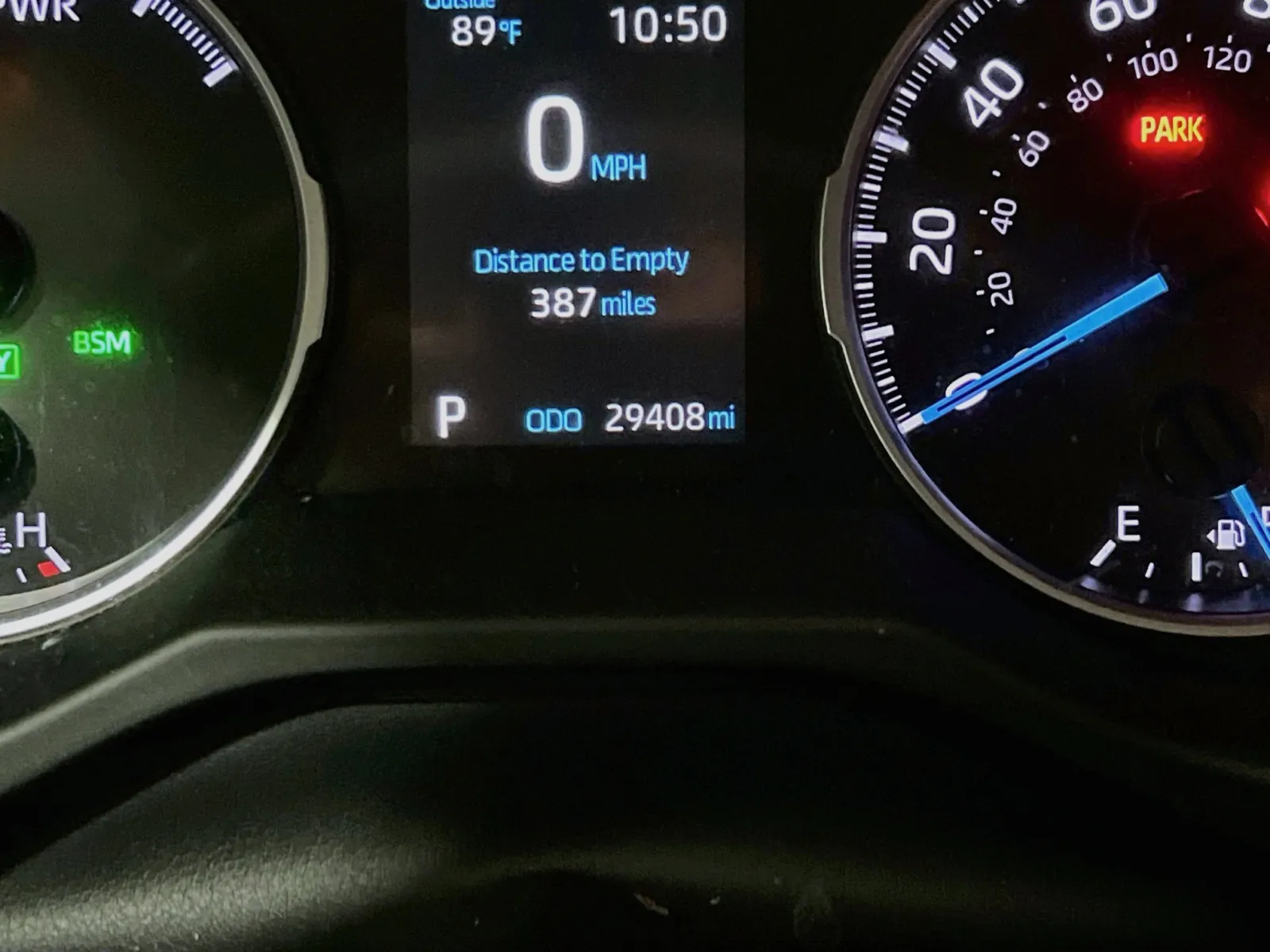 2022 Toyota RAV4 SE - Photo 7