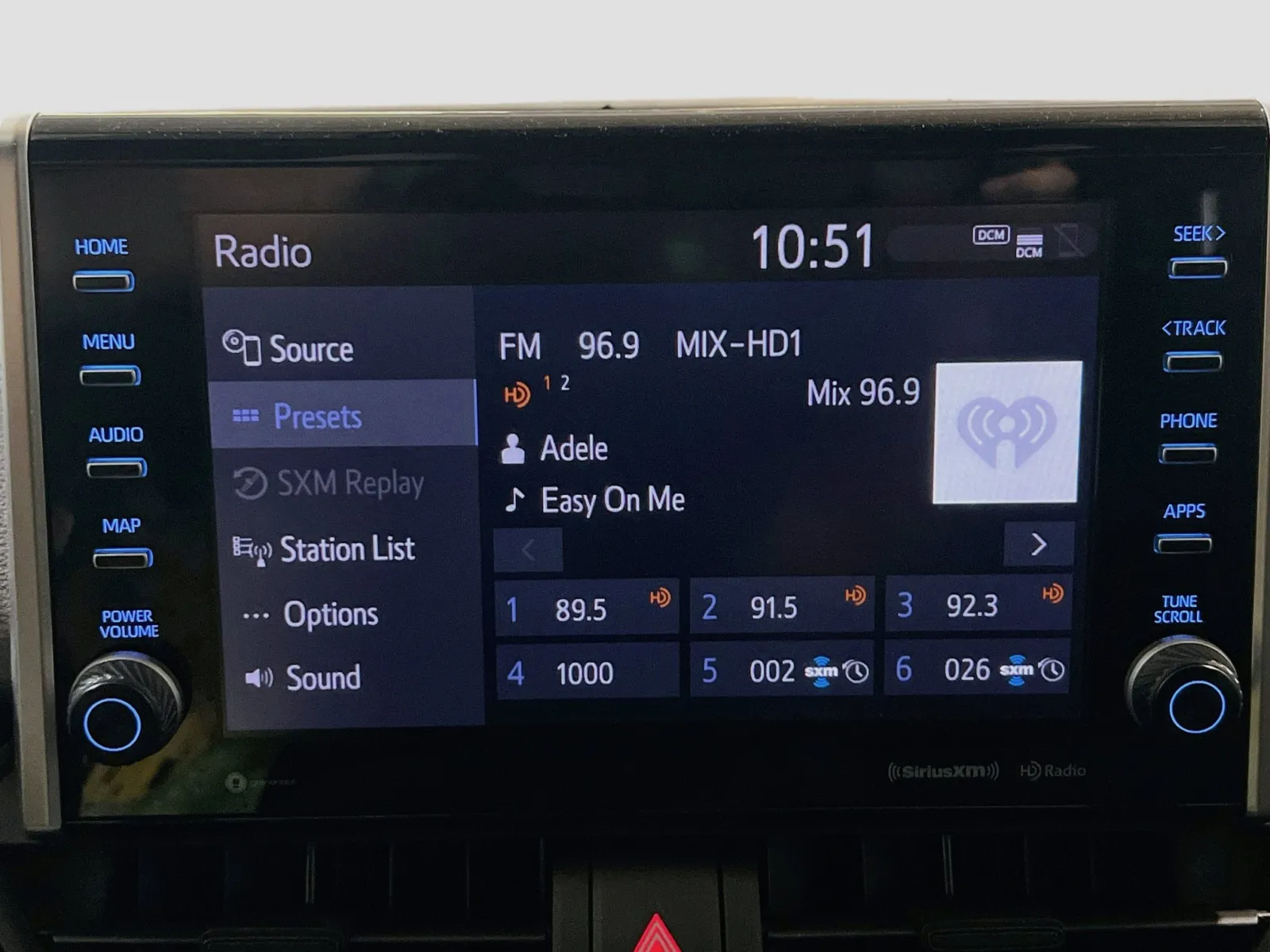 2022 Toyota RAV4 SE - Photo 9