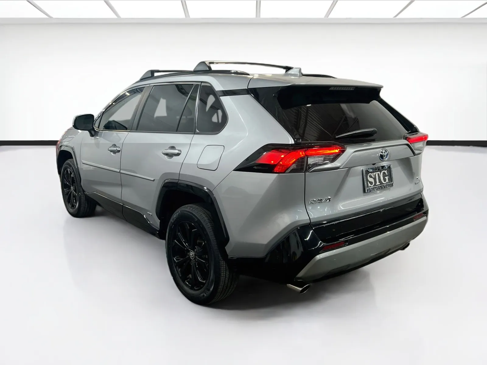 2022 Toyota RAV4 SE - Photo 6
