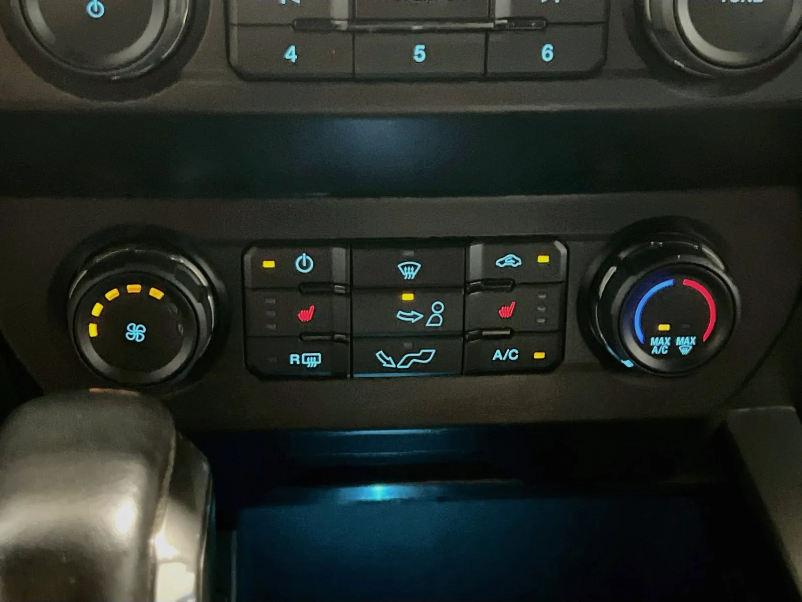 2019 Ford F-150 Raptor - Photo 12