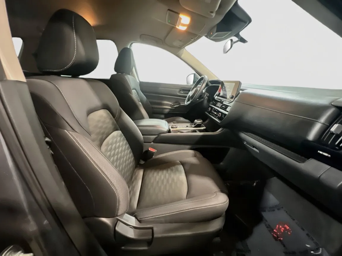 2023 Nissan Pathfinder SV - Photo 20