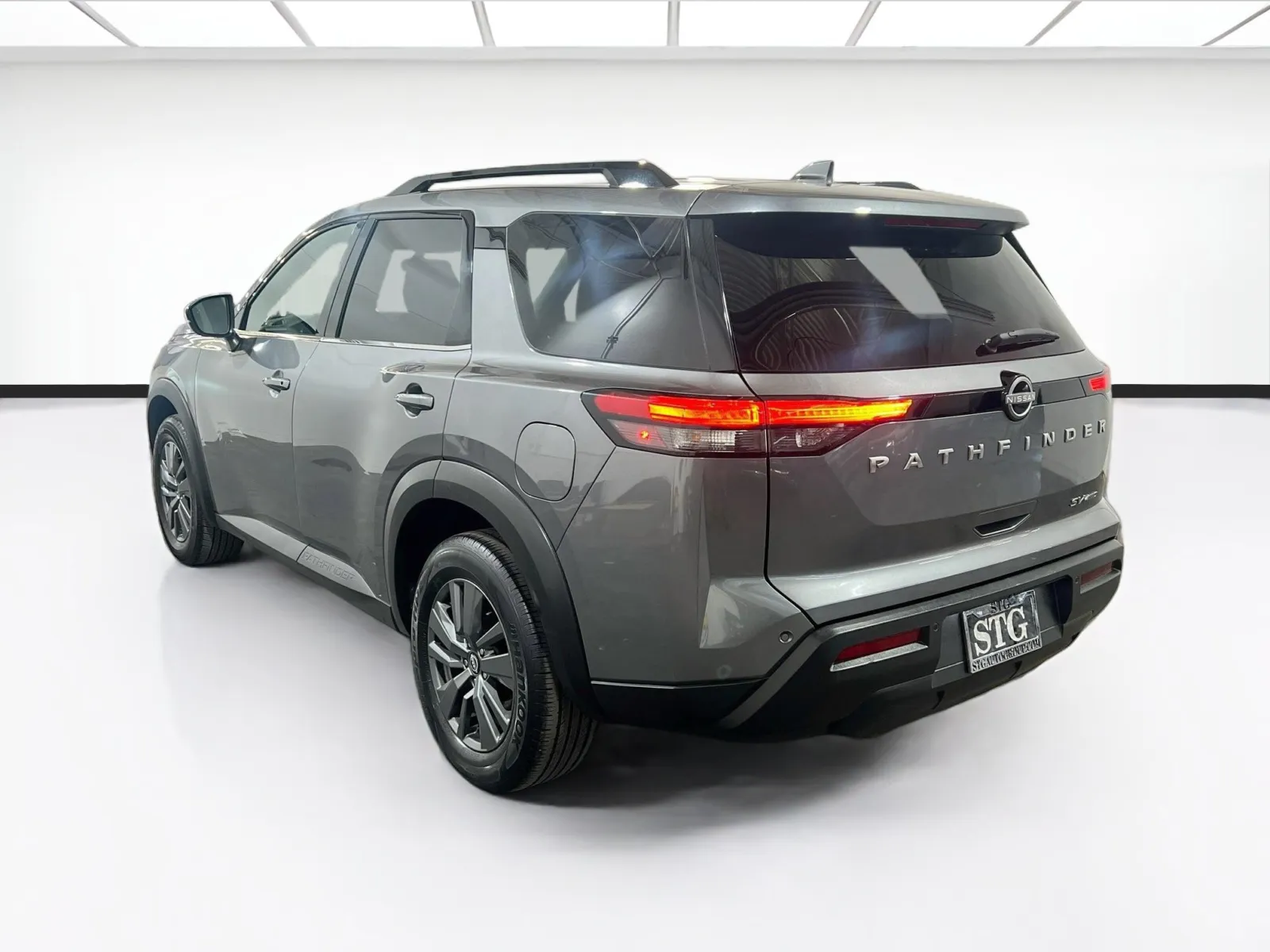 2023 Nissan Pathfinder SV - Photo 6