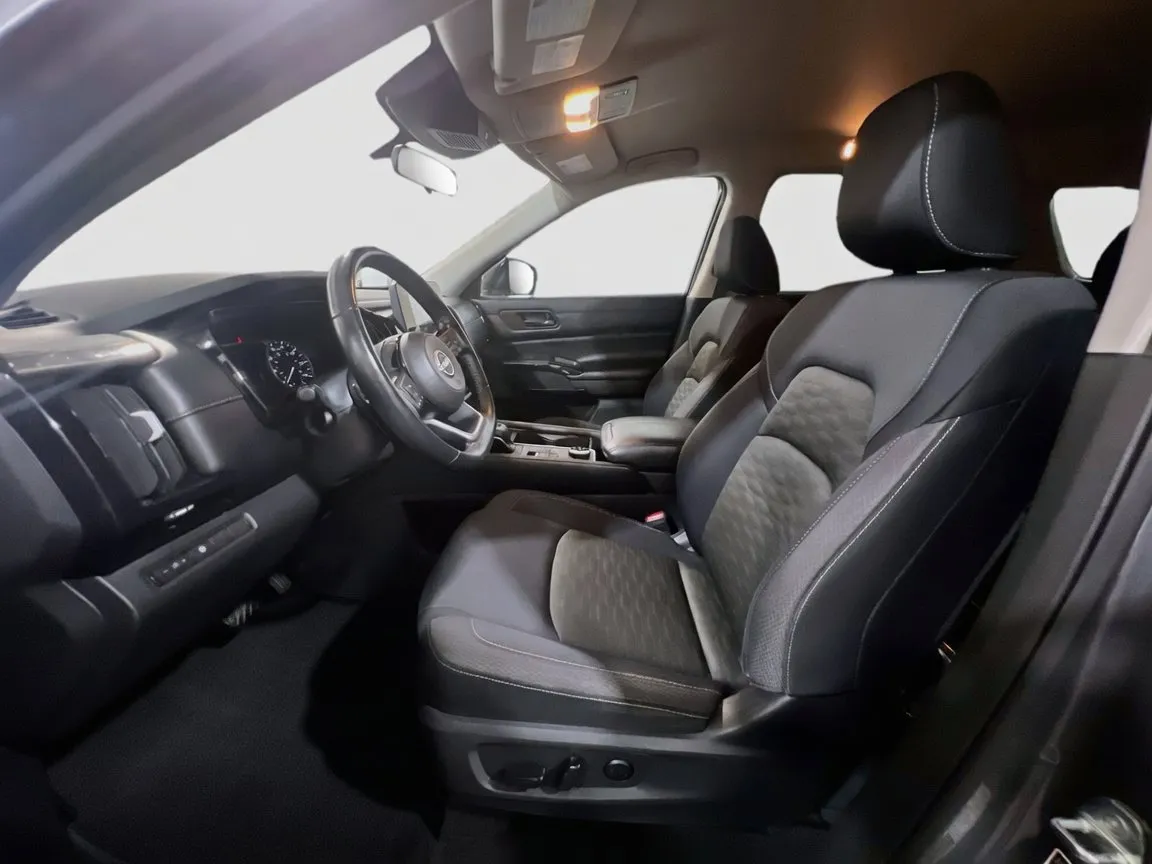 2023 Nissan Pathfinder SV - Photo 14