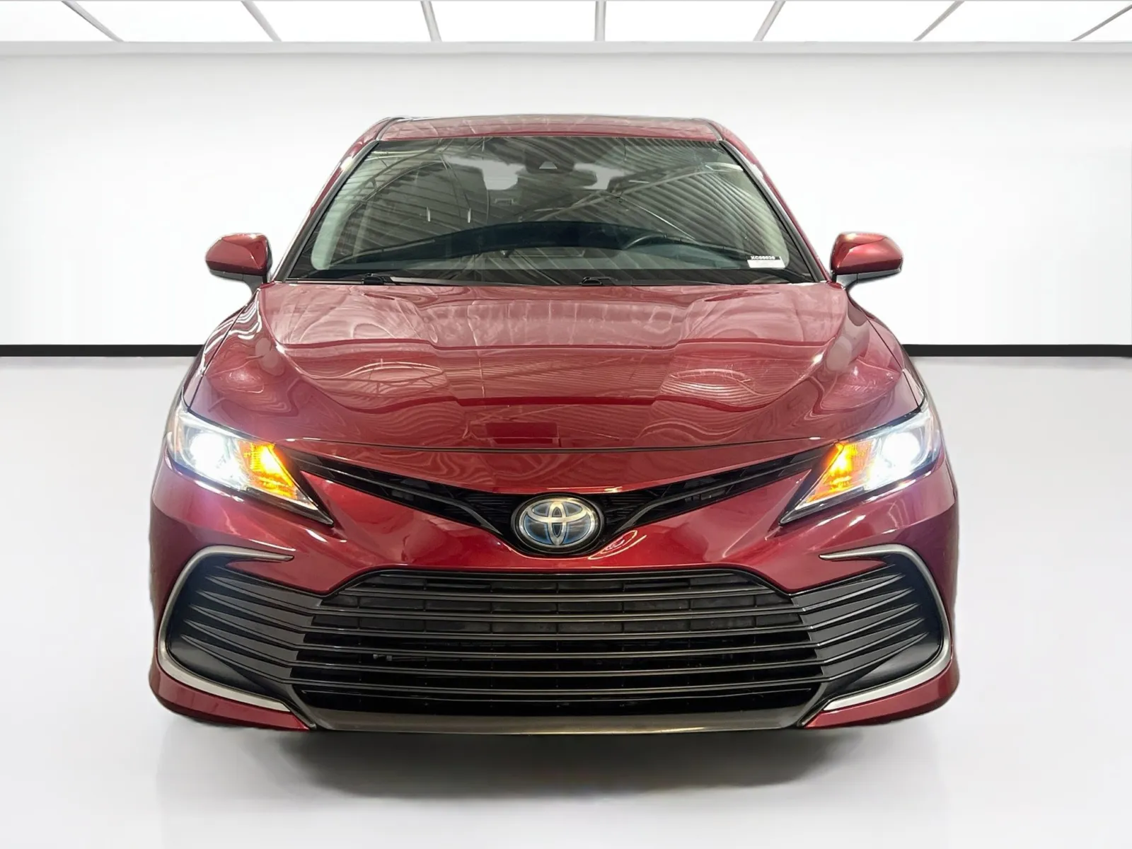 2021 Toyota Camry LE - Photo 2