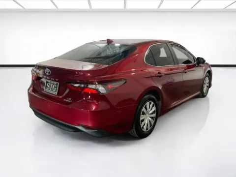 More photos of 2021 Toyota Camry Hybrid LE at STG Auto Group of Chandler, AZ