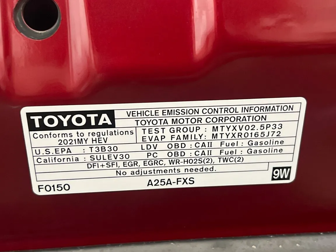 2021 Toyota Camry LE - Photo 20