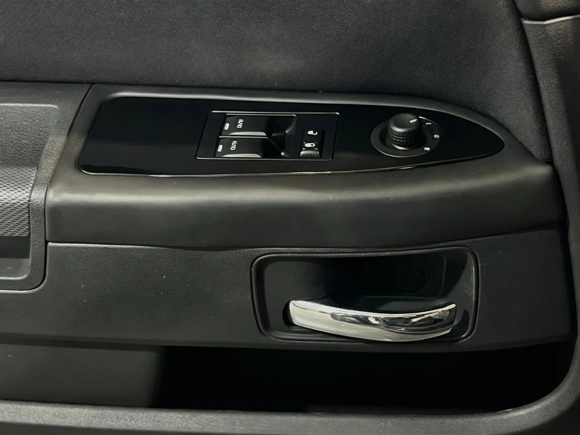 2013 Dodge Challenger R/T - Photo 12