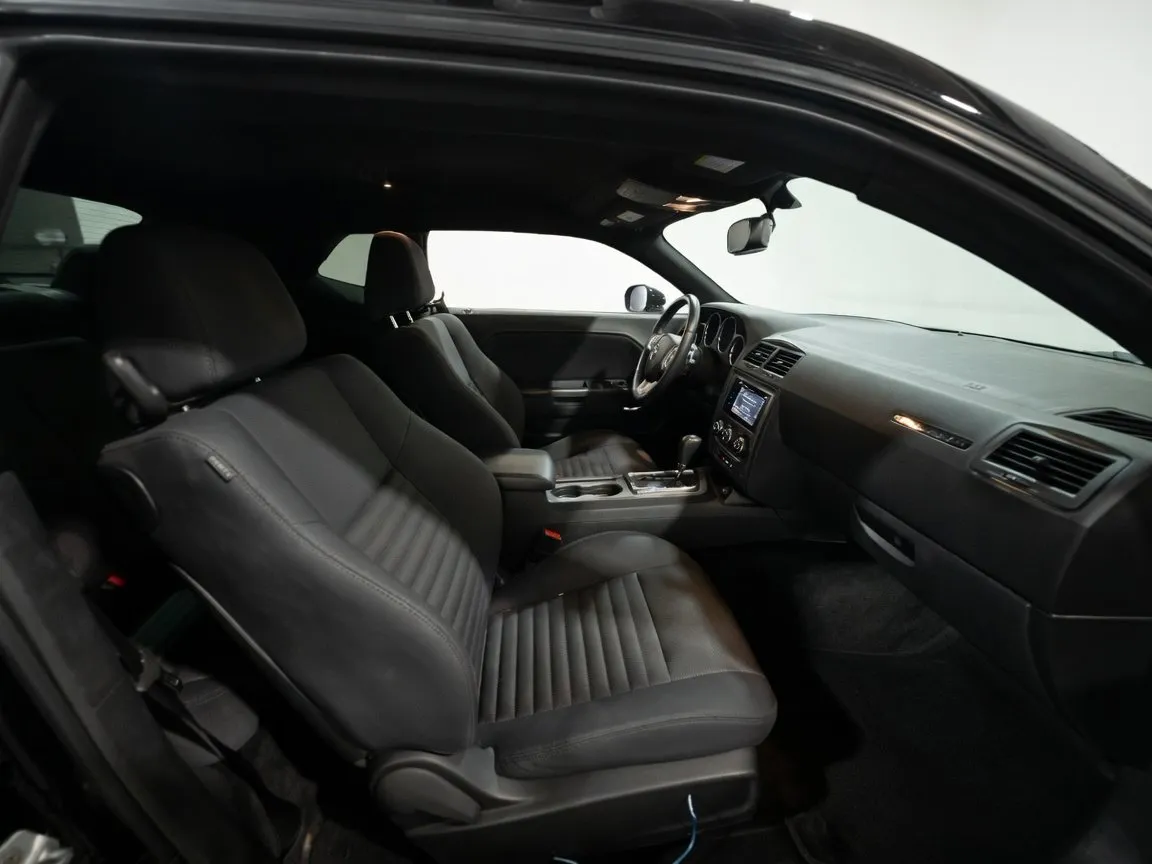 2013 Dodge Challenger R/T - Photo 18
