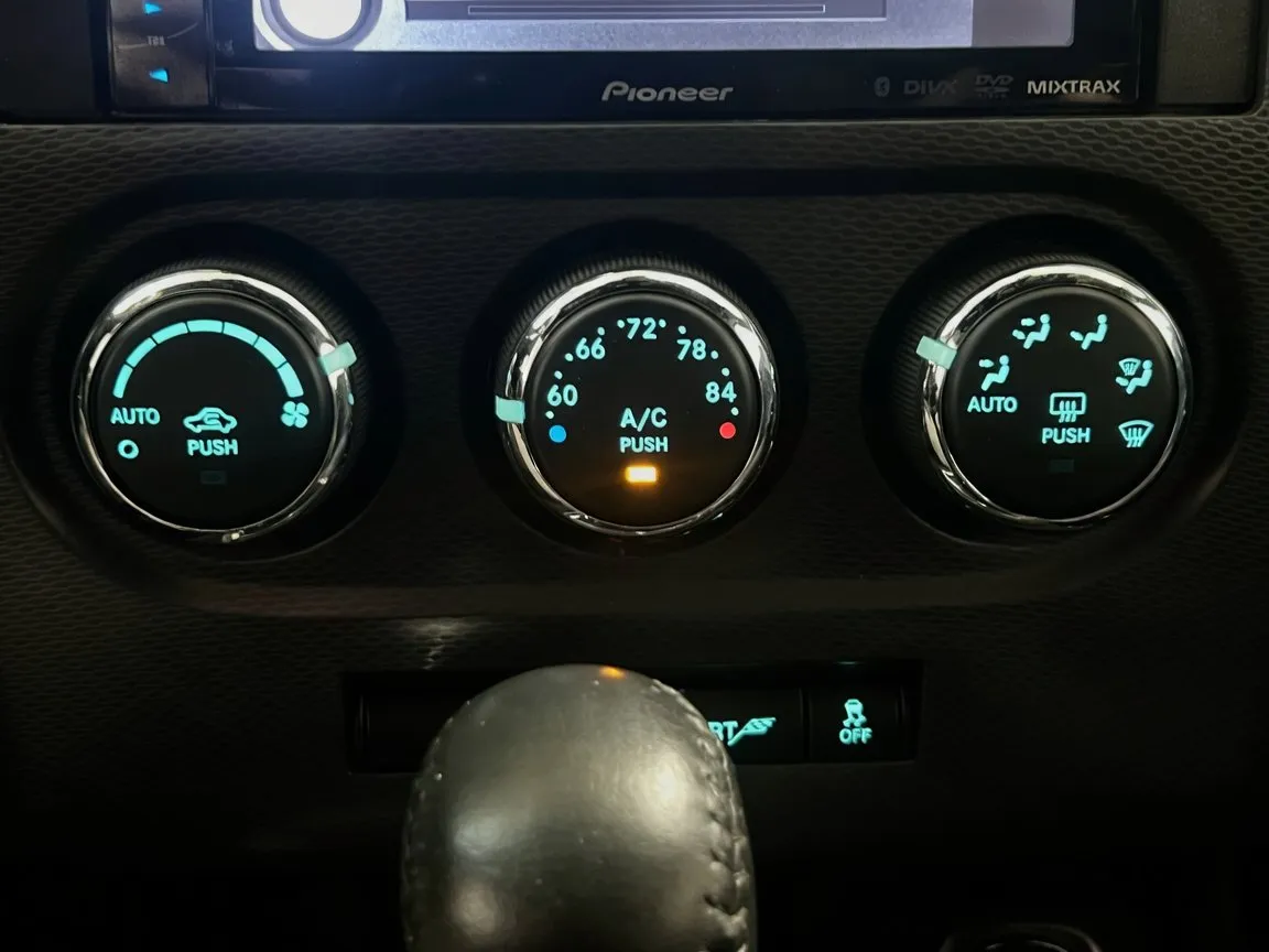 2013 Dodge Challenger R/T - Photo 10