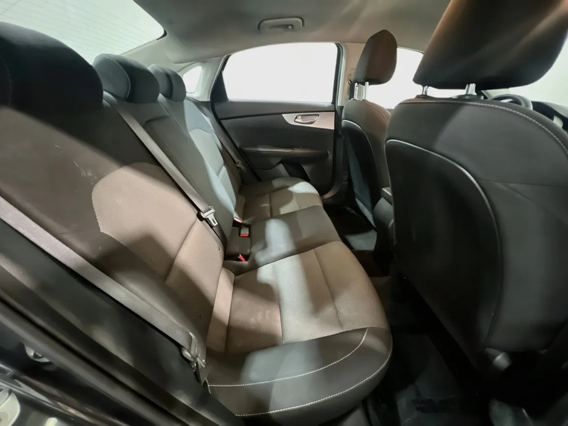 2022 Kia FORTE FE - Photo 18
