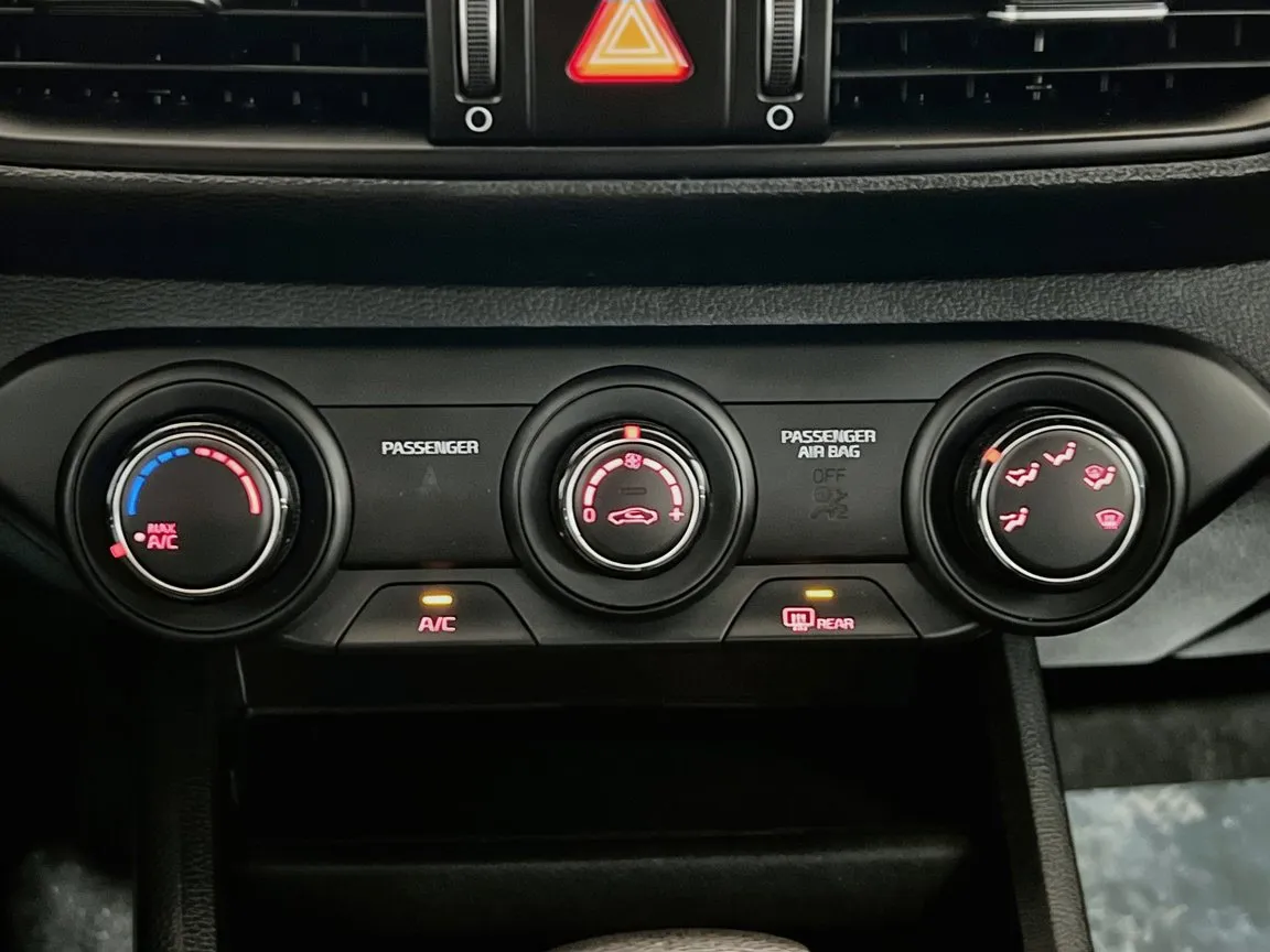 2022 Kia FORTE FE - Photo 11