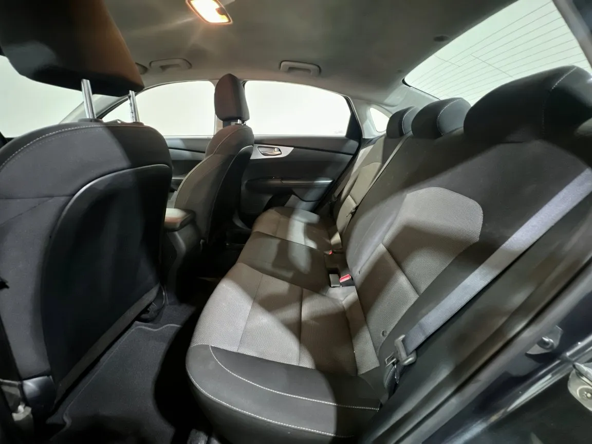 2022 Kia FORTE FE - Photo 16