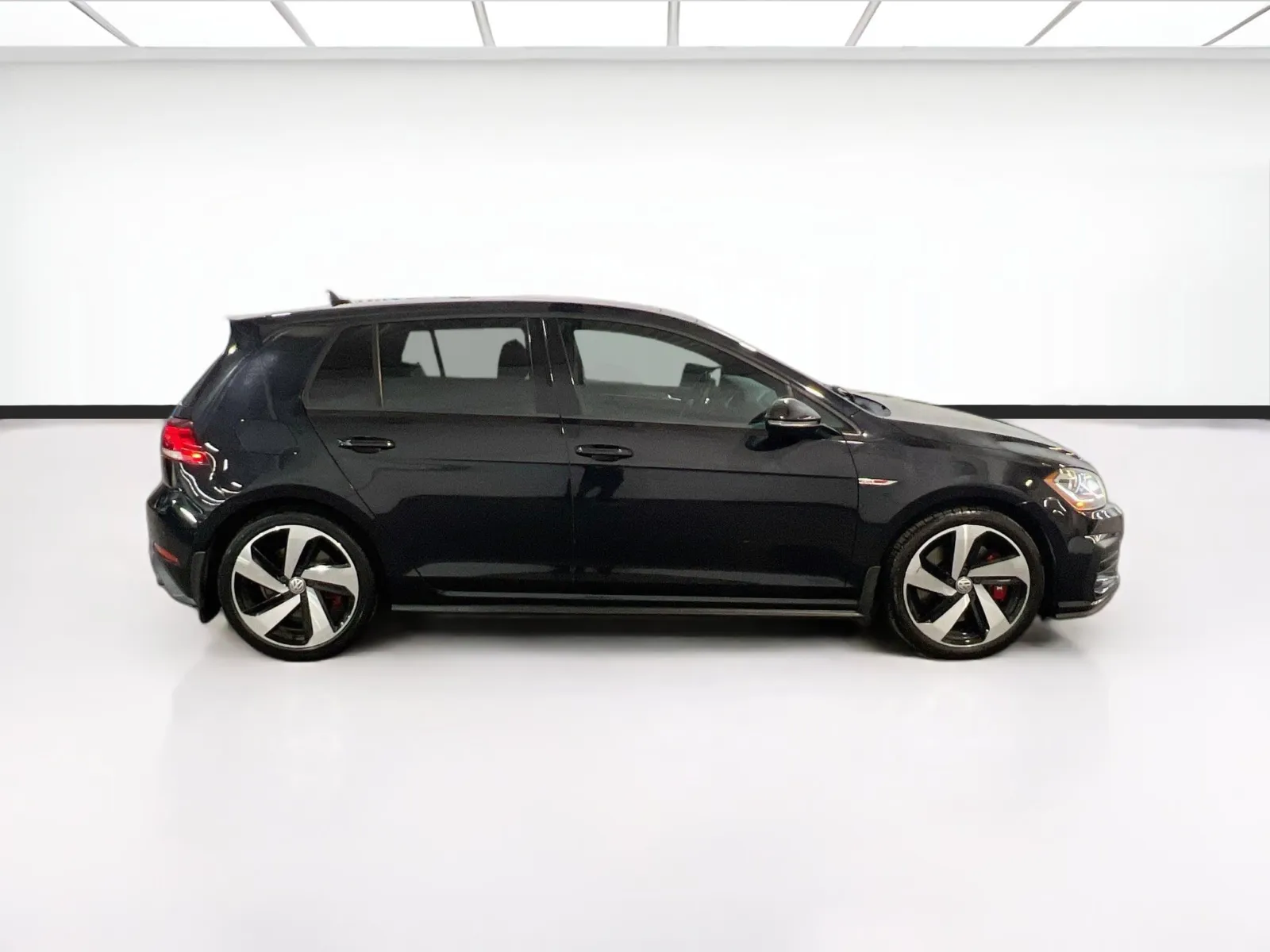 2019 Volkswagen Golf GTI SE - Photo 25