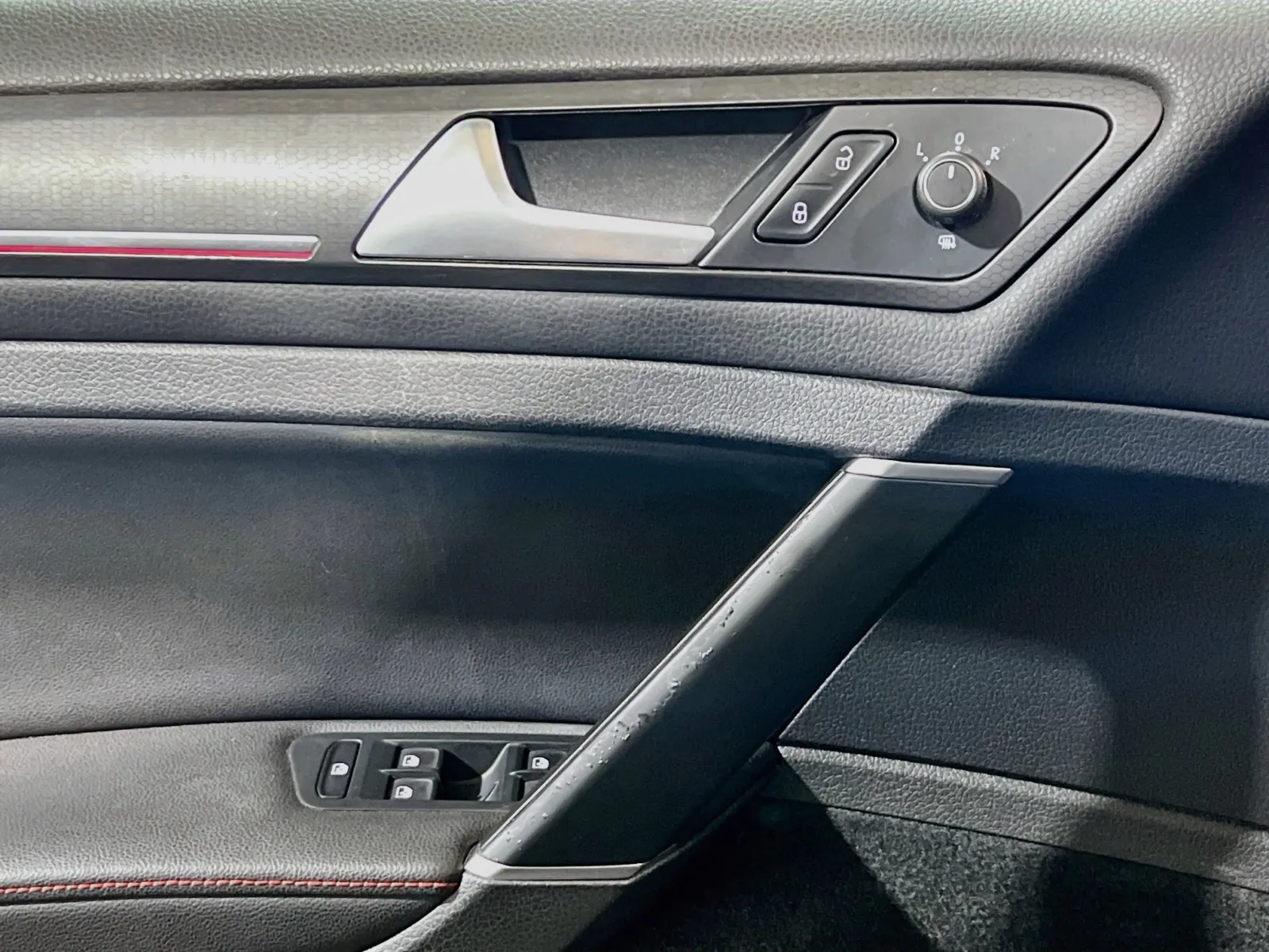 2019 Volkswagen Golf GTI SE - Photo 13