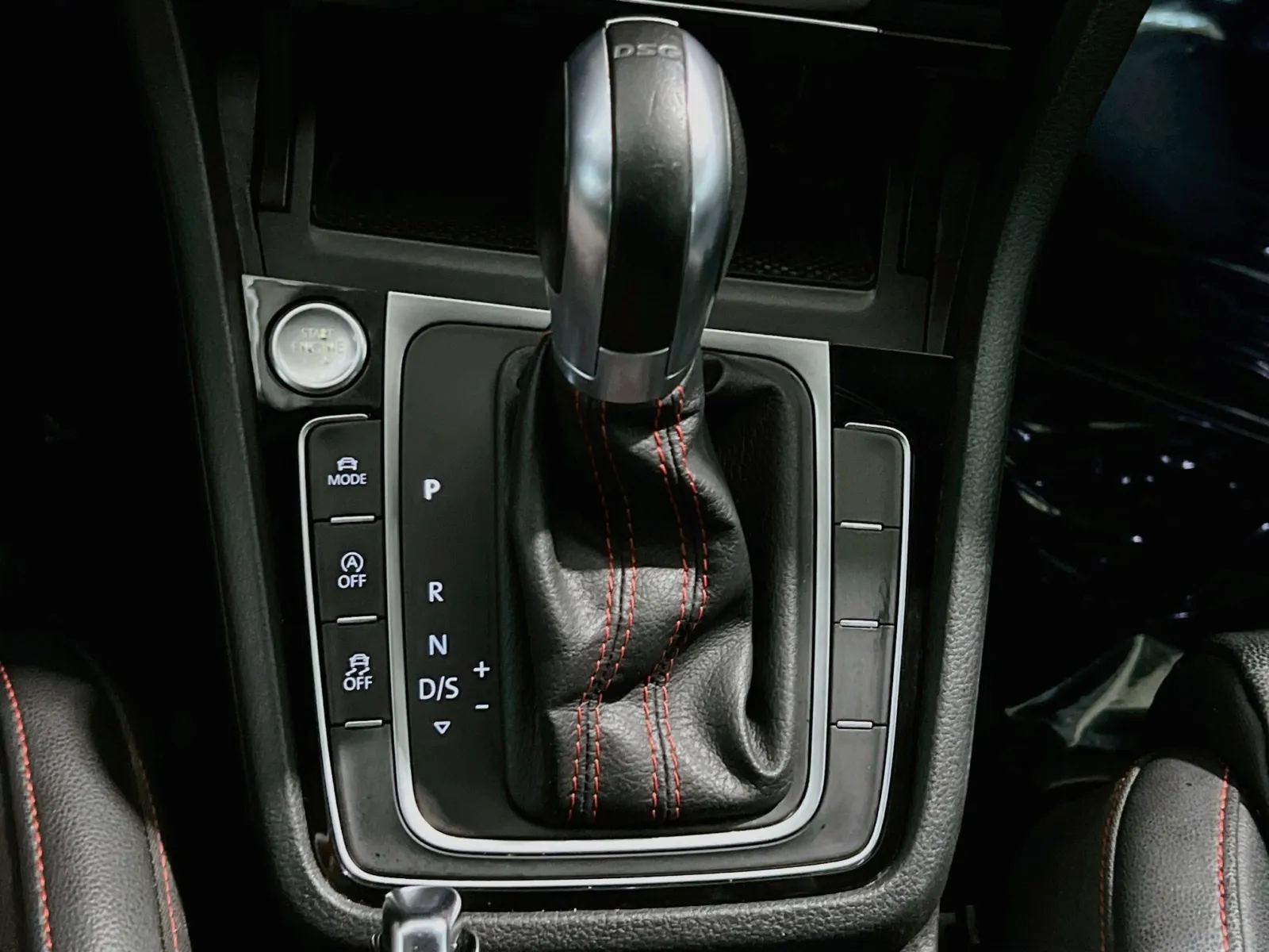 2019 Volkswagen Golf GTI SE - Photo 12