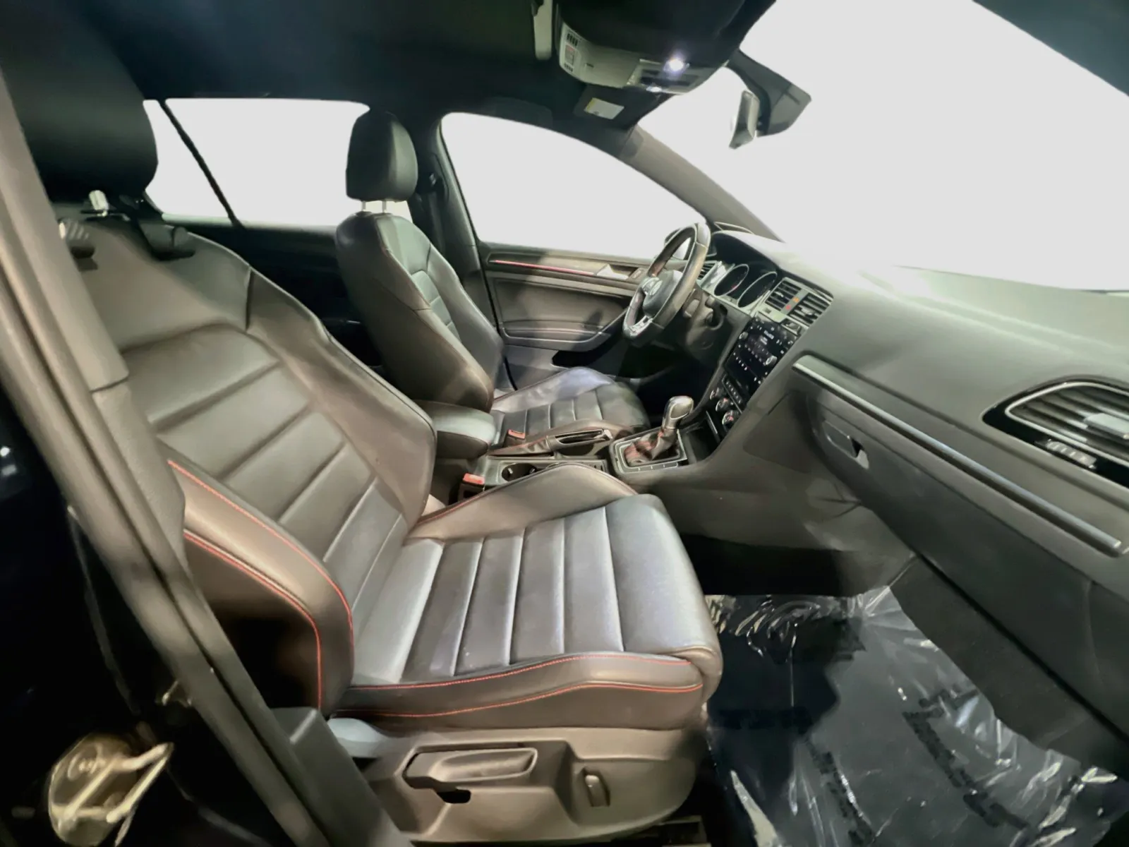 2019 Volkswagen Golf GTI SE - Photo 22