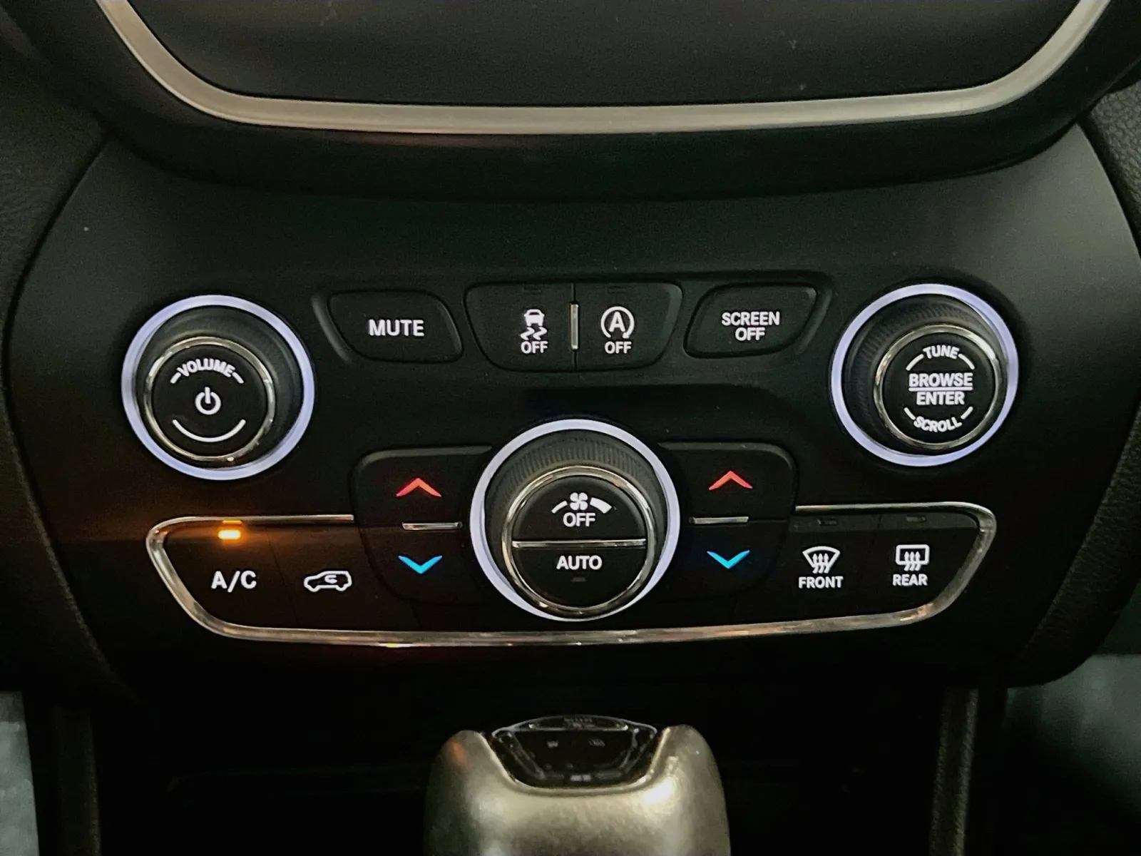 2019 Jeep Cherokee Altitude - Photo 11