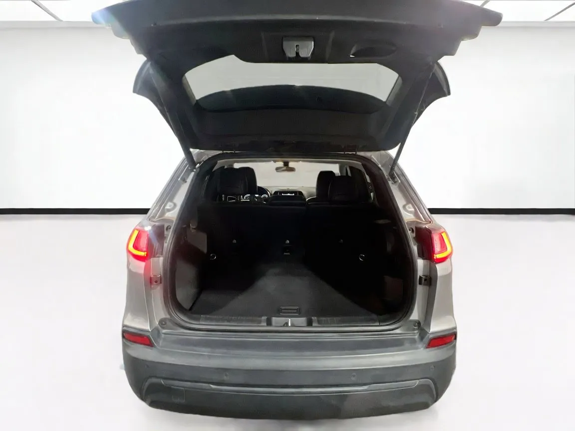 2019 Jeep Cherokee Altitude - Photo 18