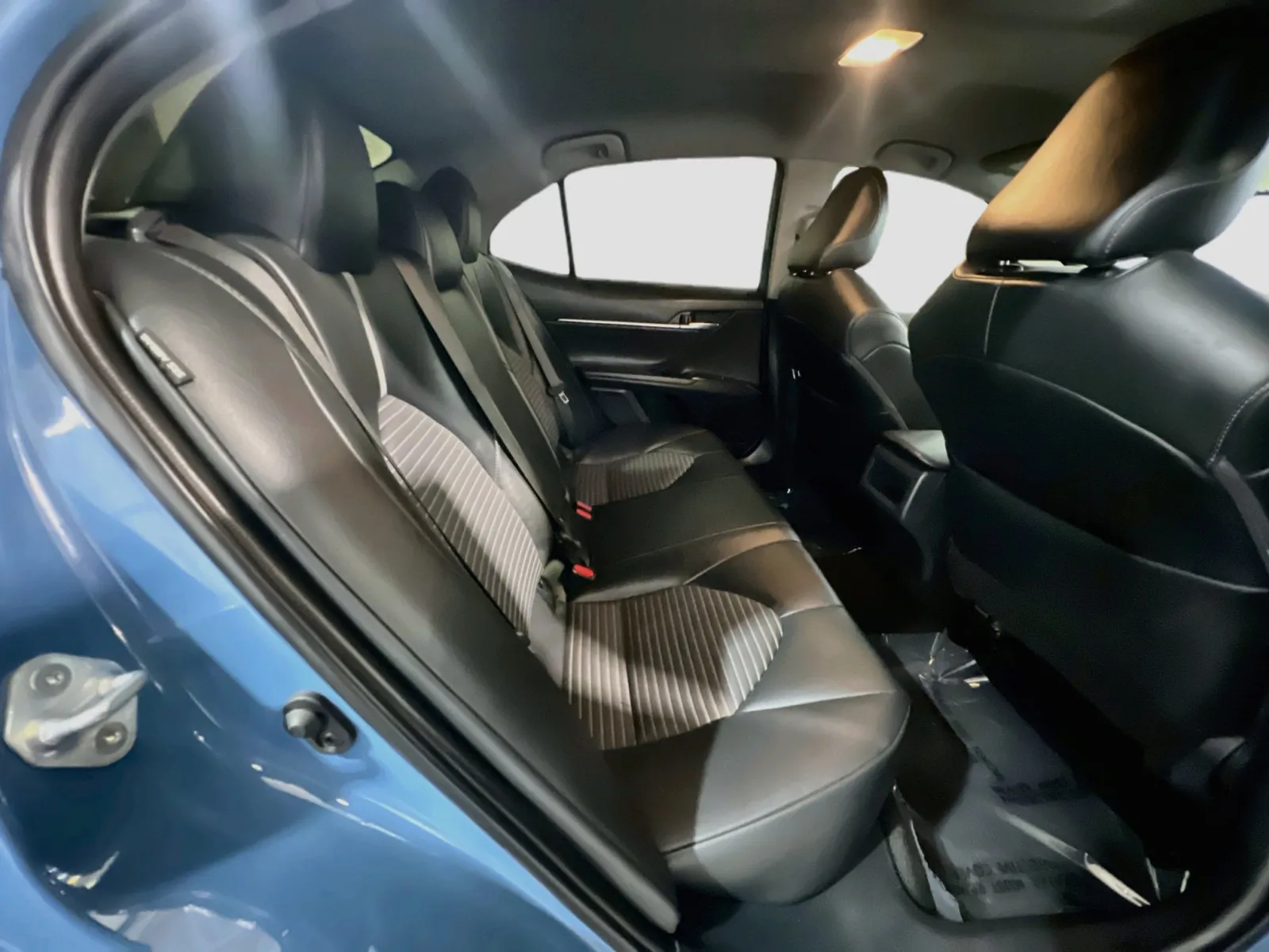 2023 Toyota Camry SE - Photo 18