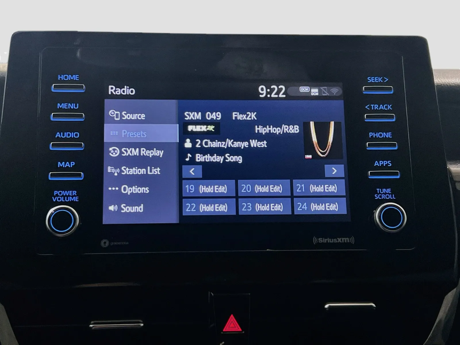 2023 Toyota Camry SE - Photo 10