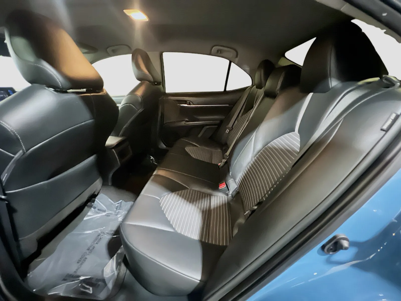 2023 Toyota Camry SE - Photo 16