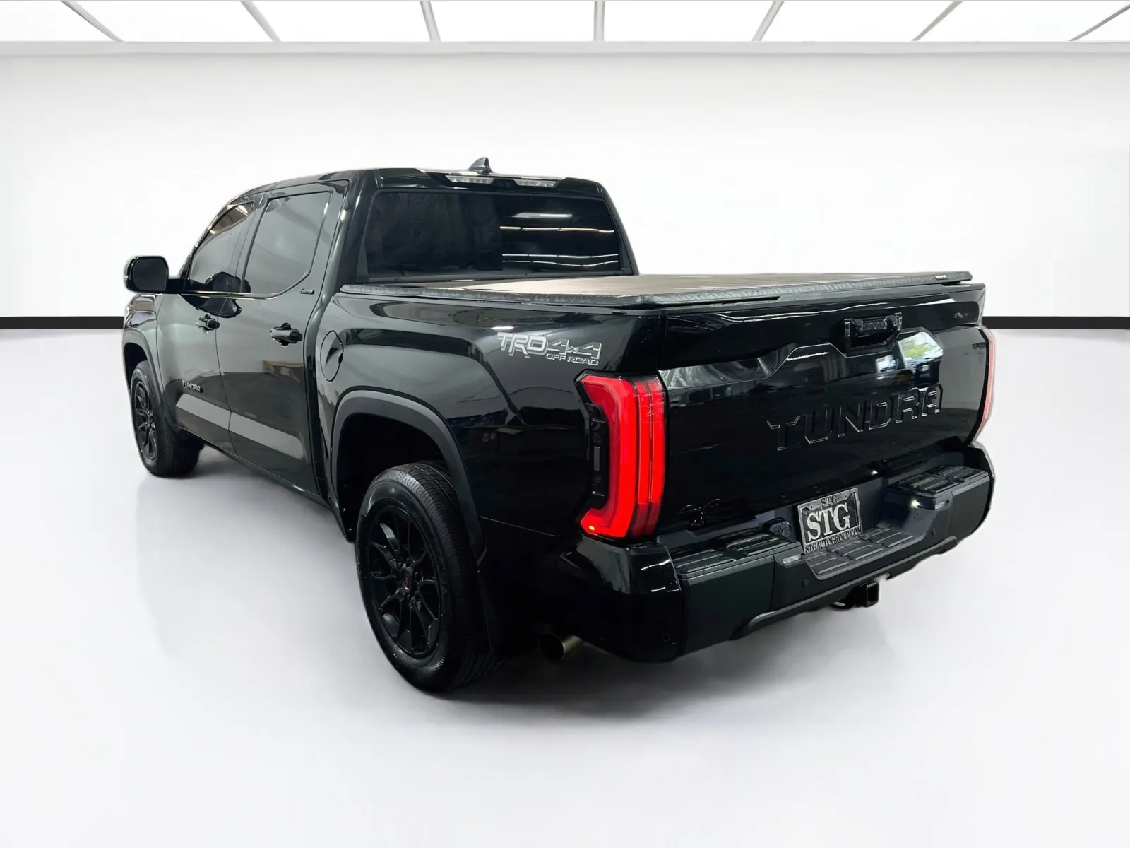 2025 Toyota Tundra Limited - Photo 6