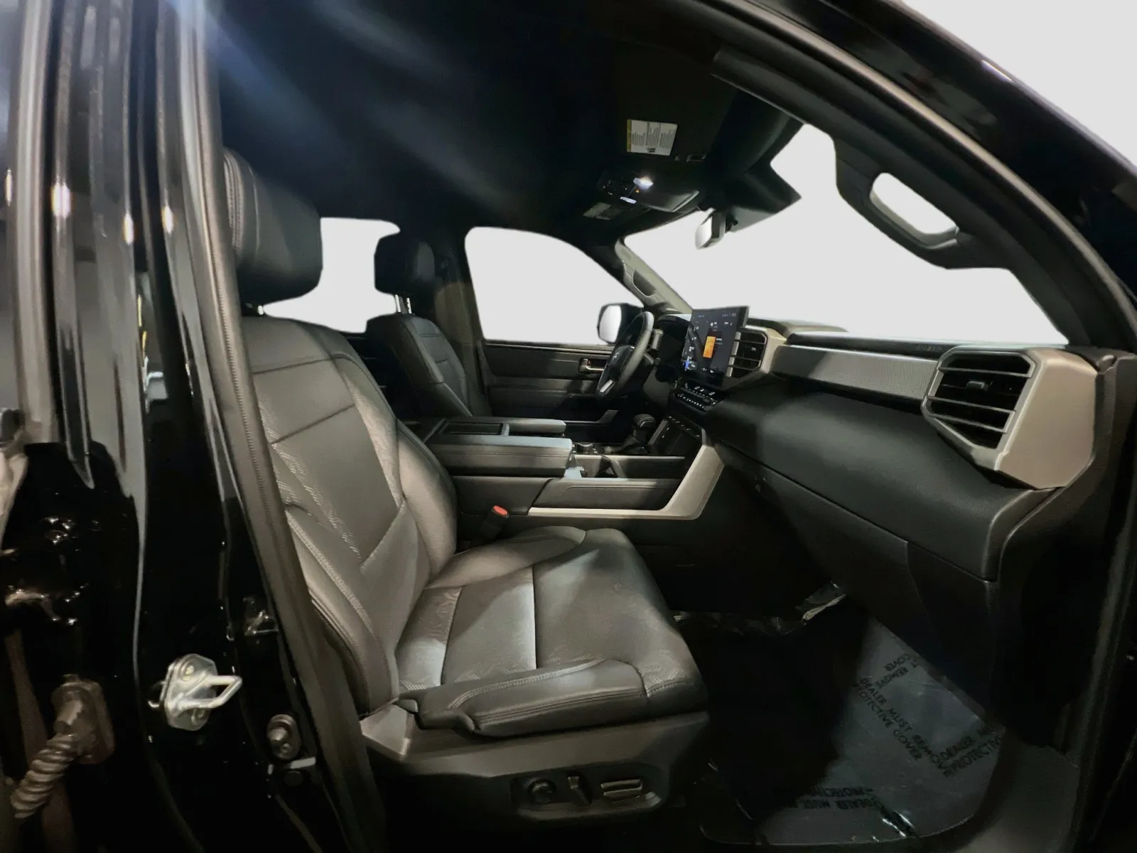 2025 Toyota Tundra Limited - Photo 21