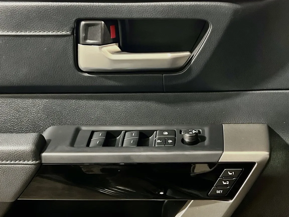 2025 Toyota Tundra Limited - Photo 14
