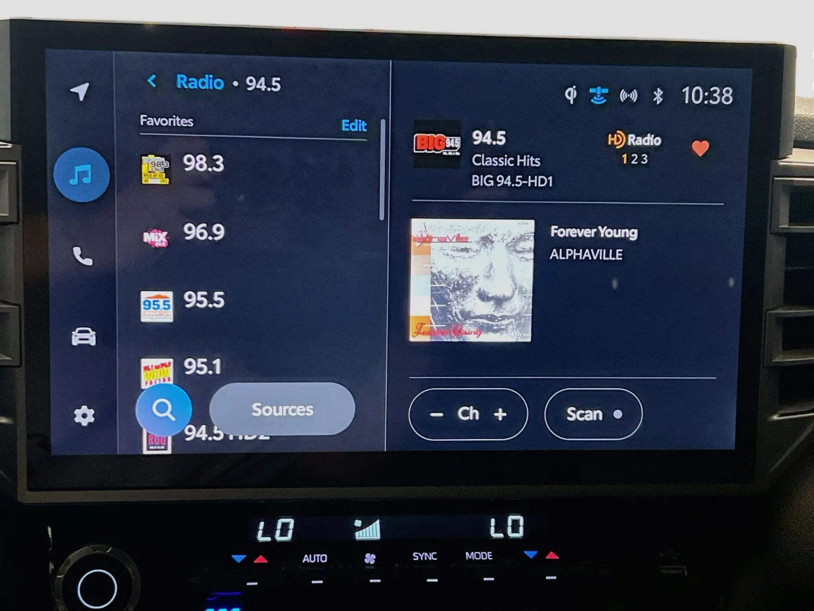 2025 Toyota Tundra Limited - Photo 11
