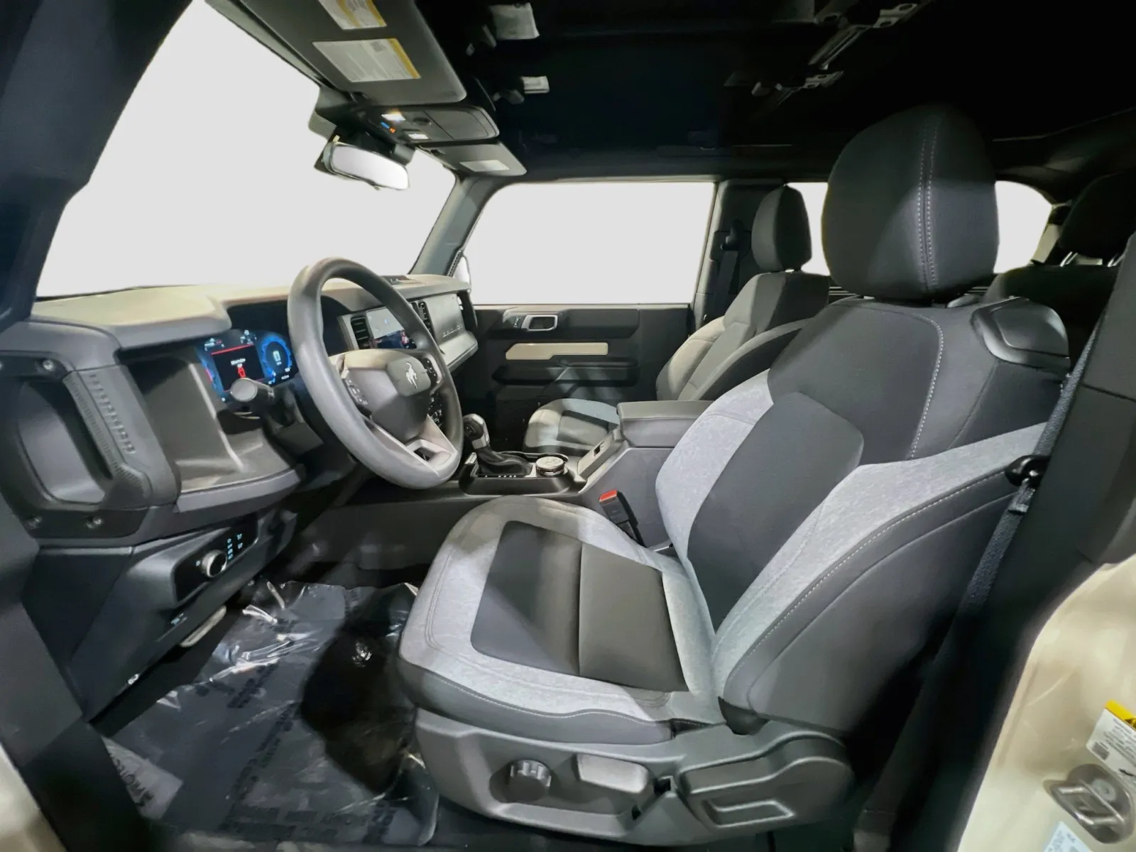 2025 Ford Bronco 2-Door Base - Photo 14