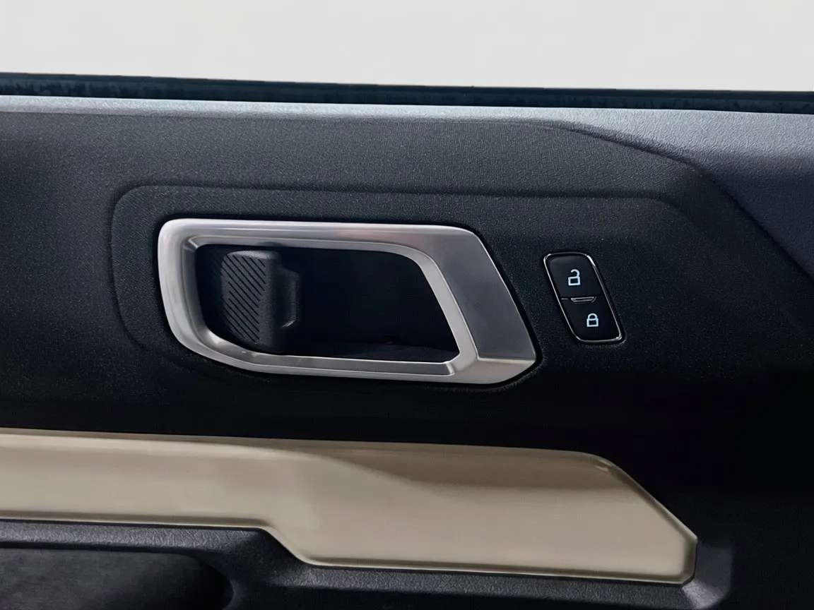 2025 Ford Bronco 2-Door Base - Photo 13