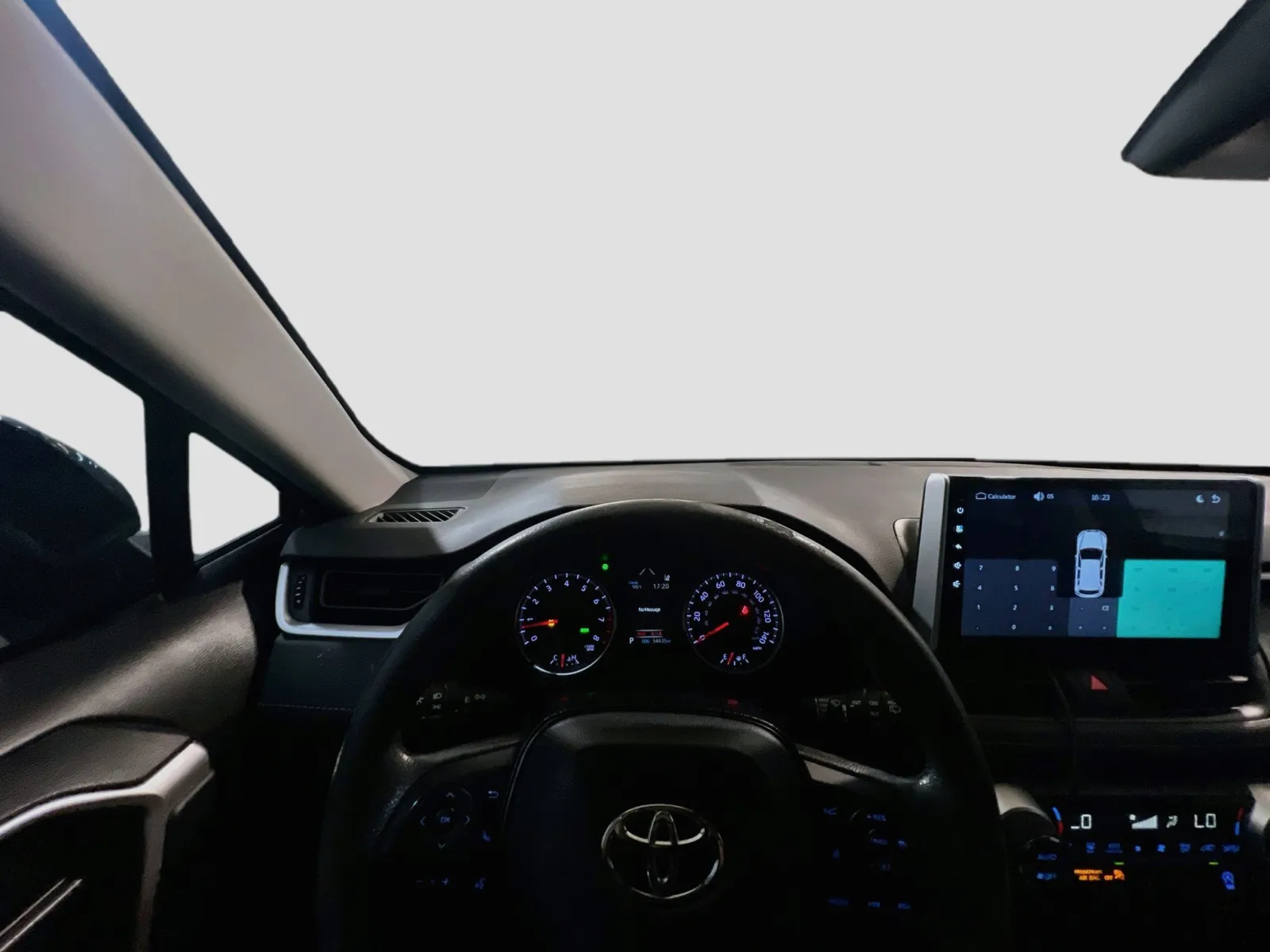 2021 Toyota RAV4 XLE - Photo 7