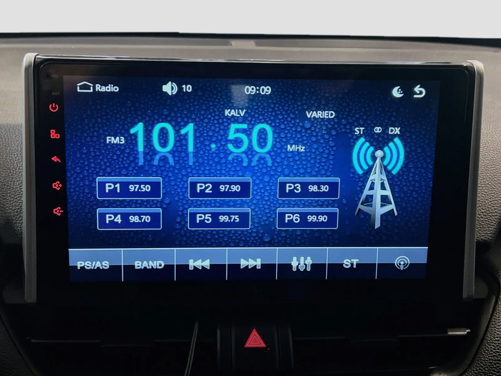 2021 Toyota RAV4 XLE - Photo 10