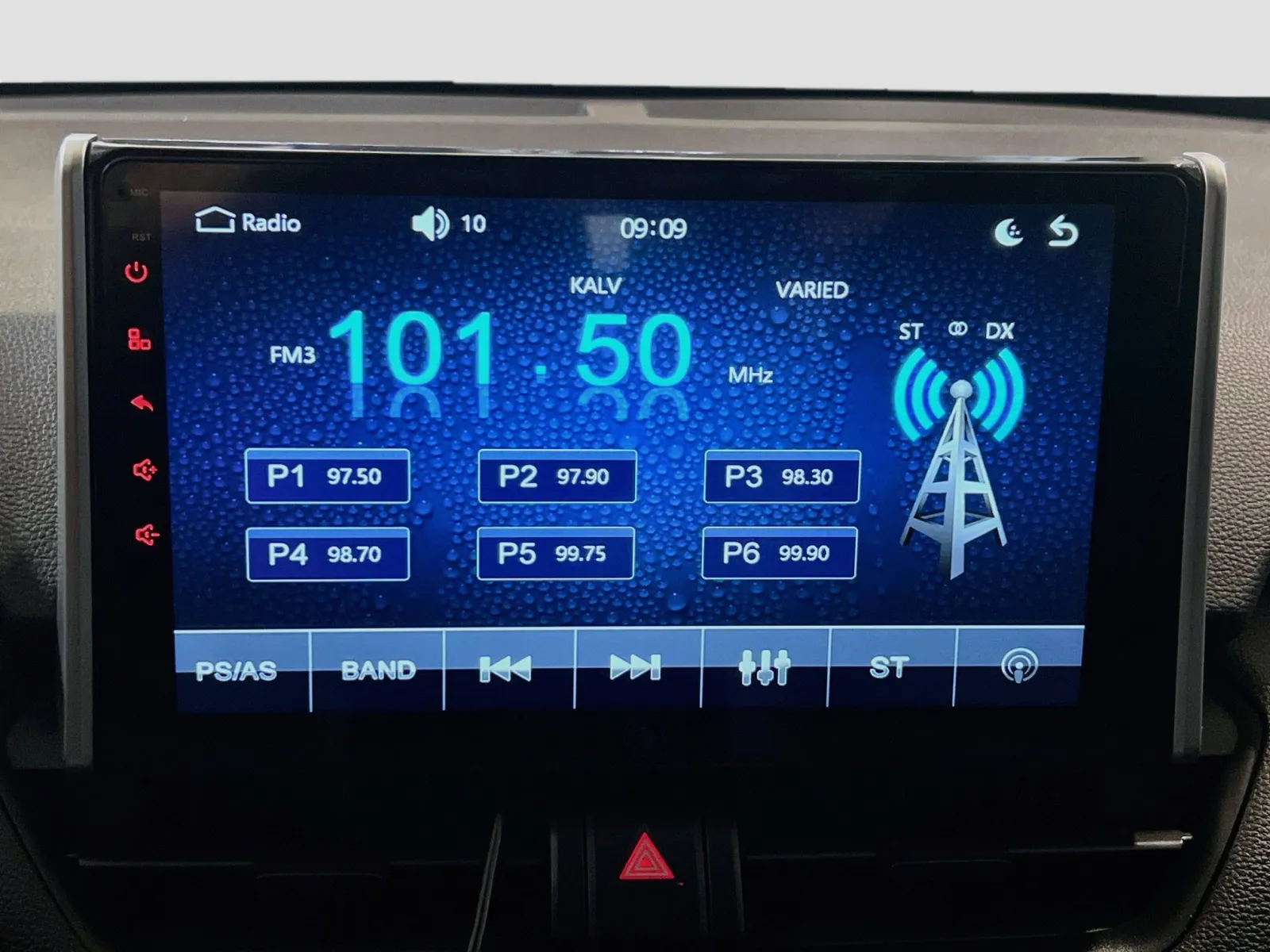 2021 Toyota RAV4 XLE - Photo 10