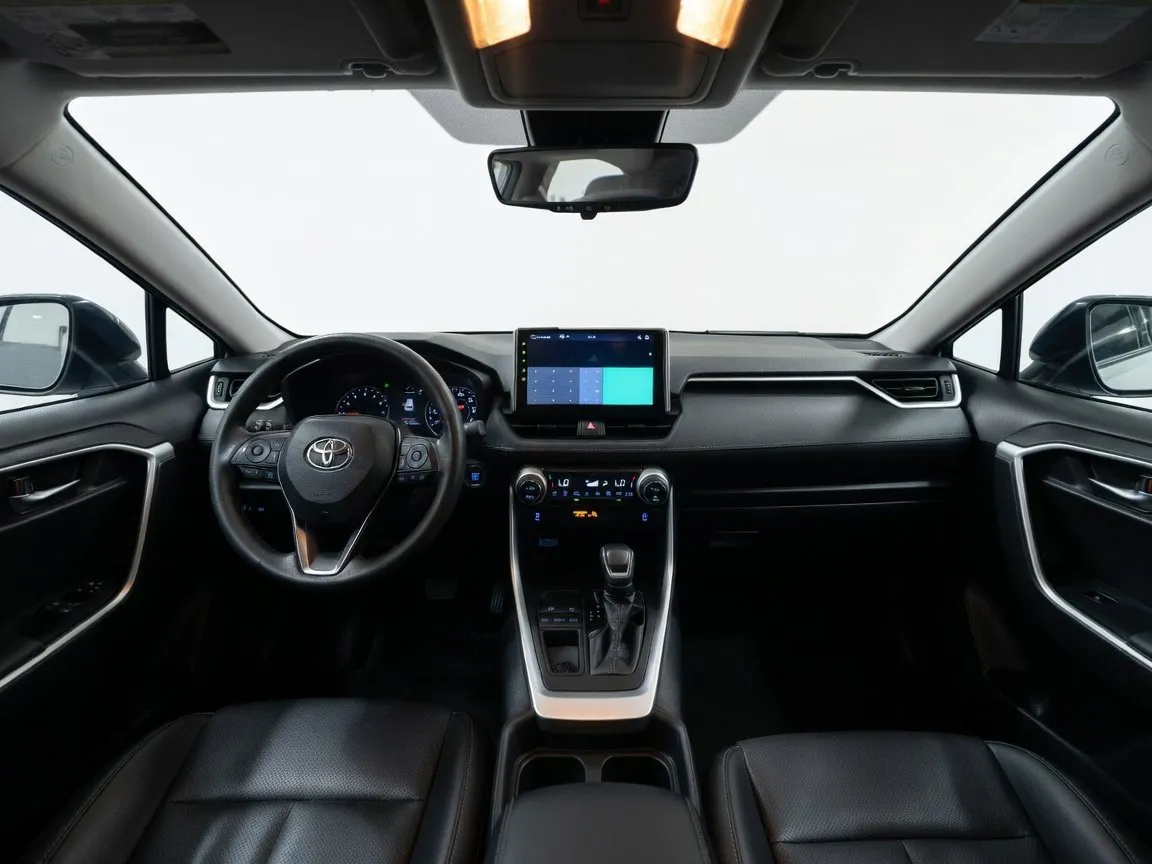 2021 Toyota RAV4 XLE - Photo 15