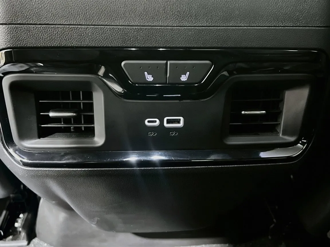 2025 GMC Sierra 1500 AT4 - Photo 20