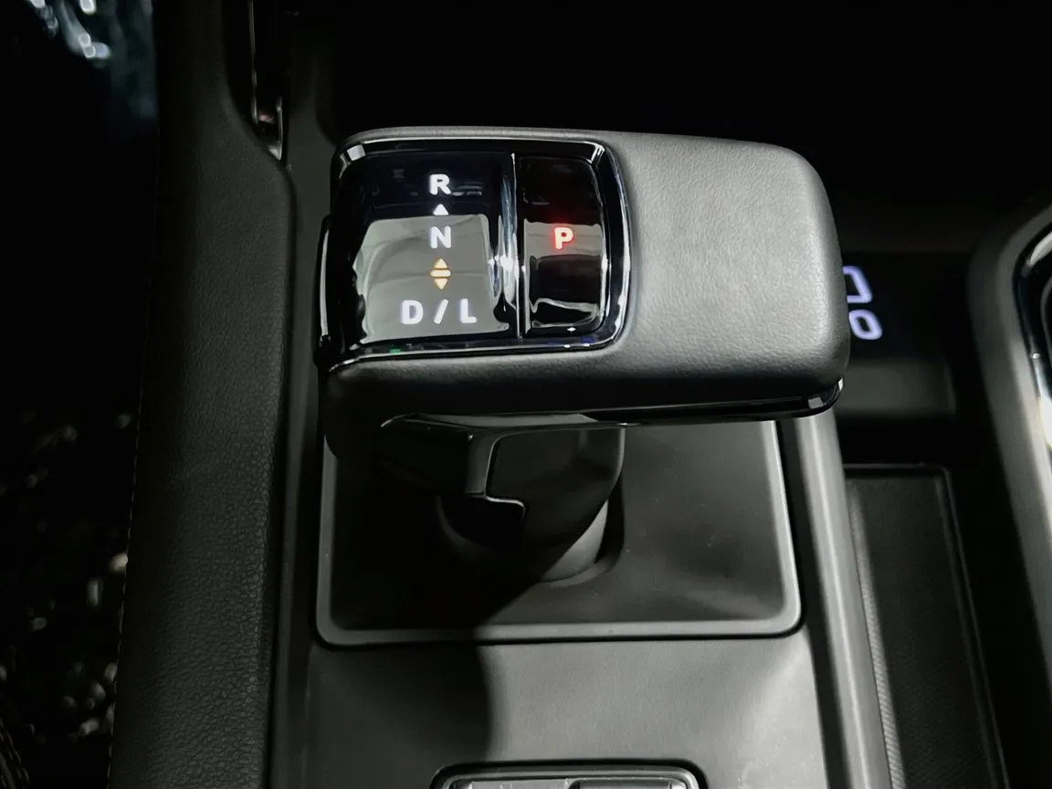 2025 GMC Sierra 1500 AT4 - Photo 13