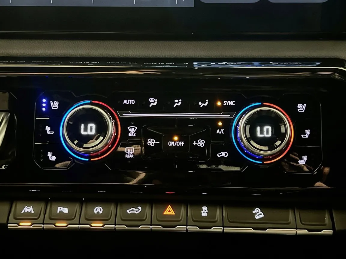 2025 GMC Sierra 1500 AT4 - Photo 12