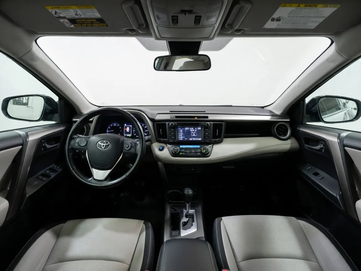 2018 Toyota RAV4 XLE - Photo 16