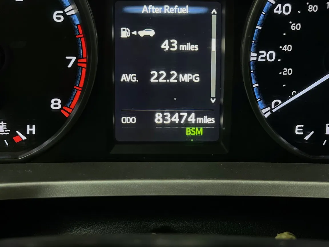 2018 Toyota RAV4 XLE - Photo 8