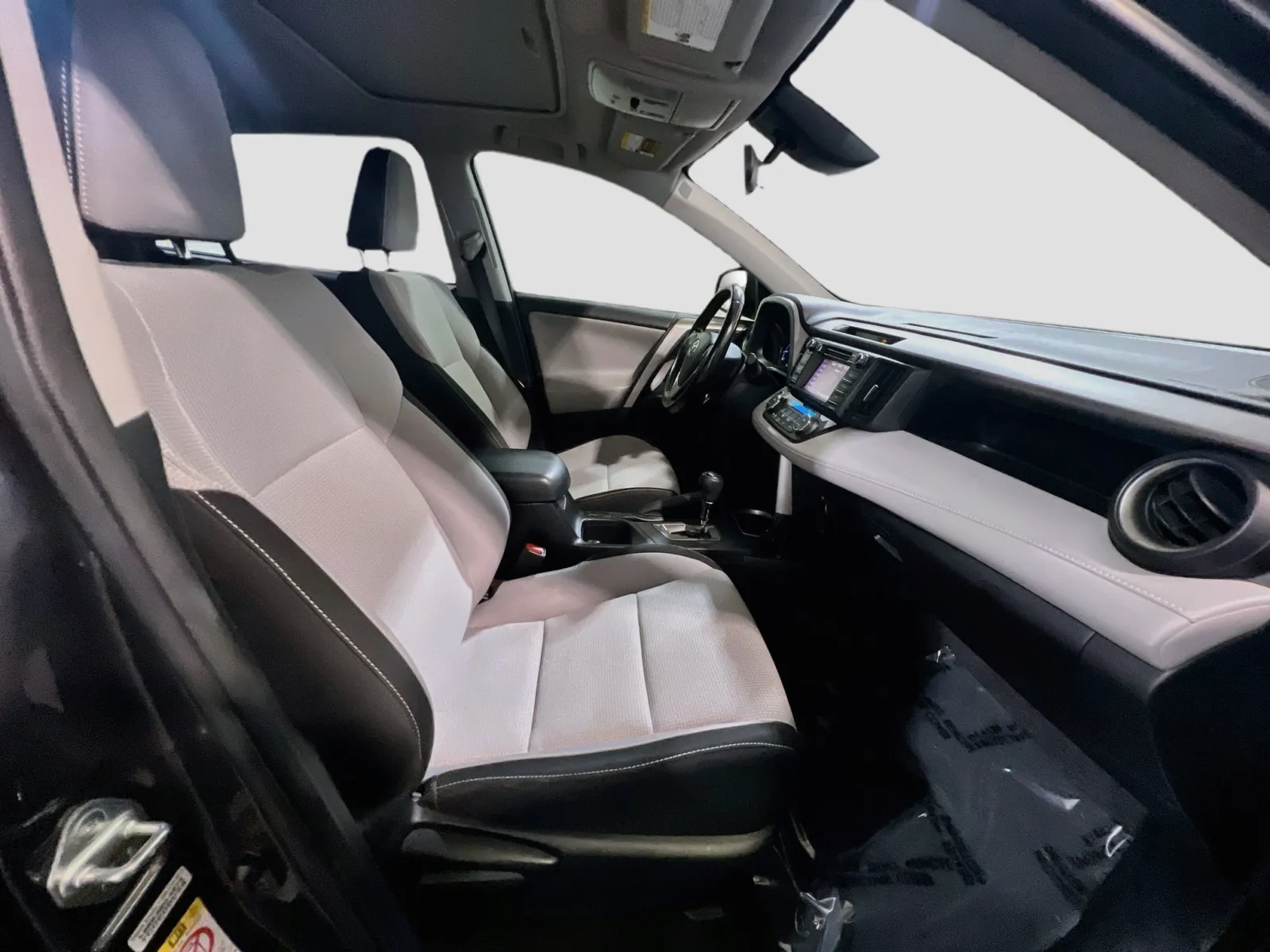 2018 Toyota RAV4 XLE - Photo 20