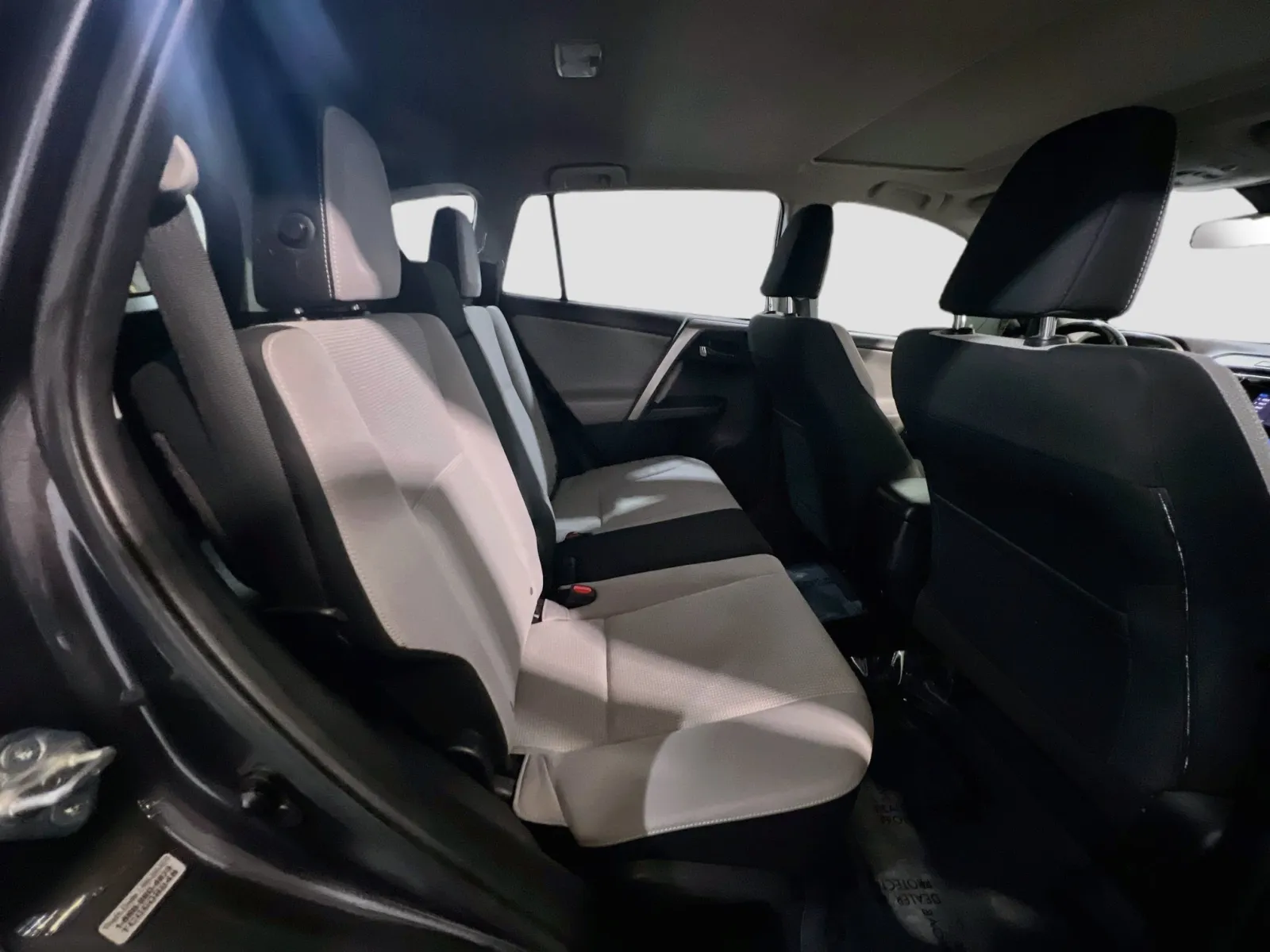 2018 Toyota RAV4 XLE - Photo 19