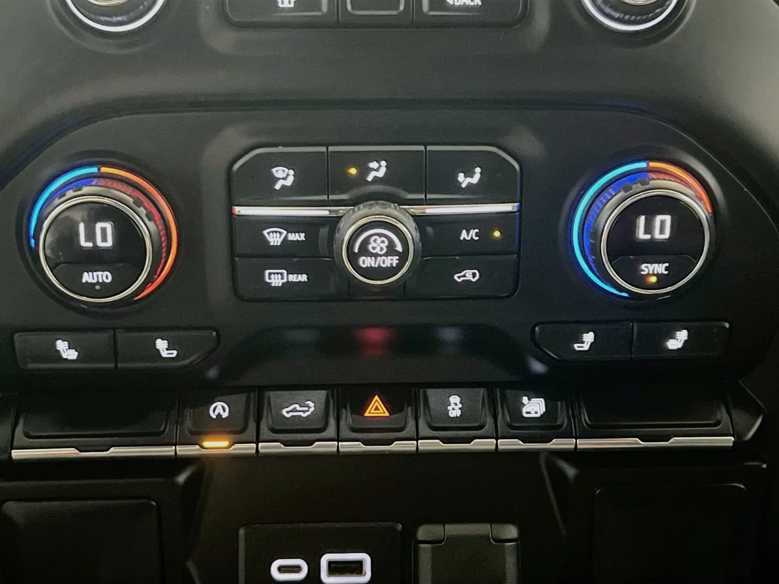 2021 Chevrolet Silverado 1500 LT - Photo 11