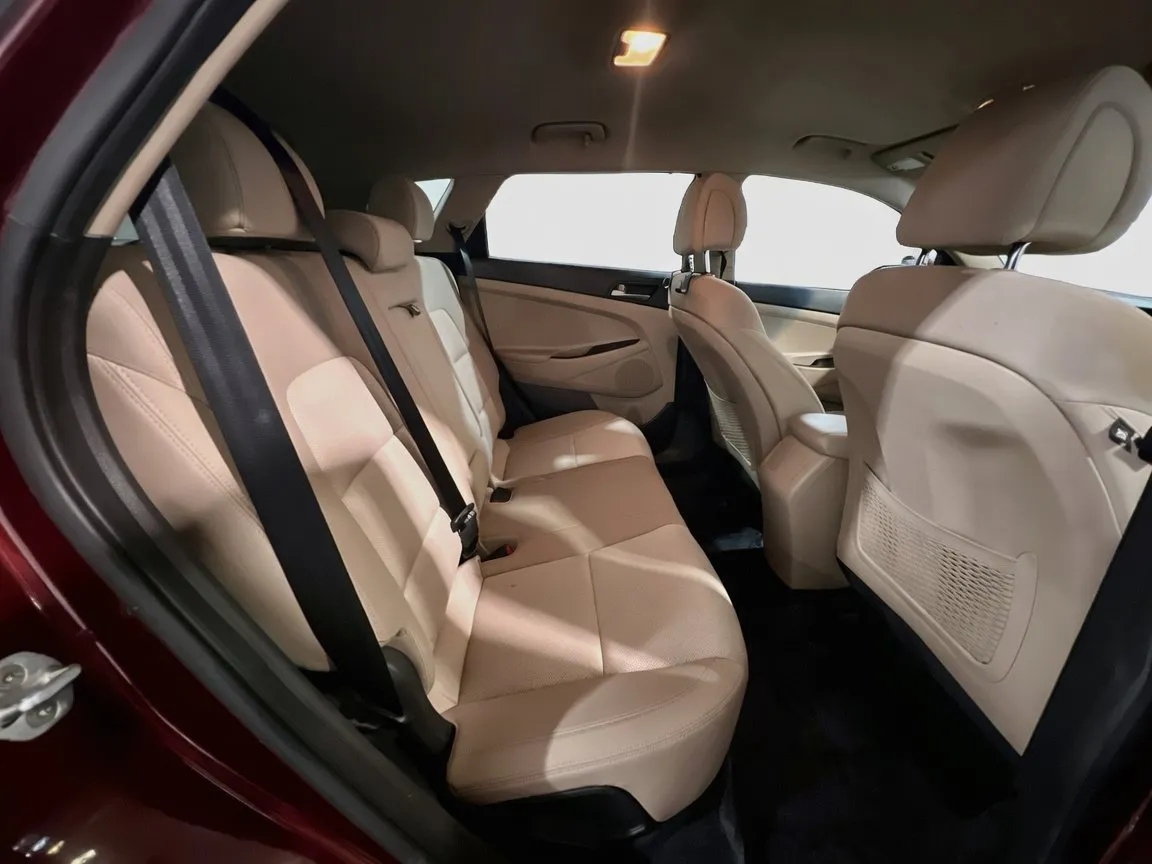 2017 Hyundai Tucson SE - Photo 18